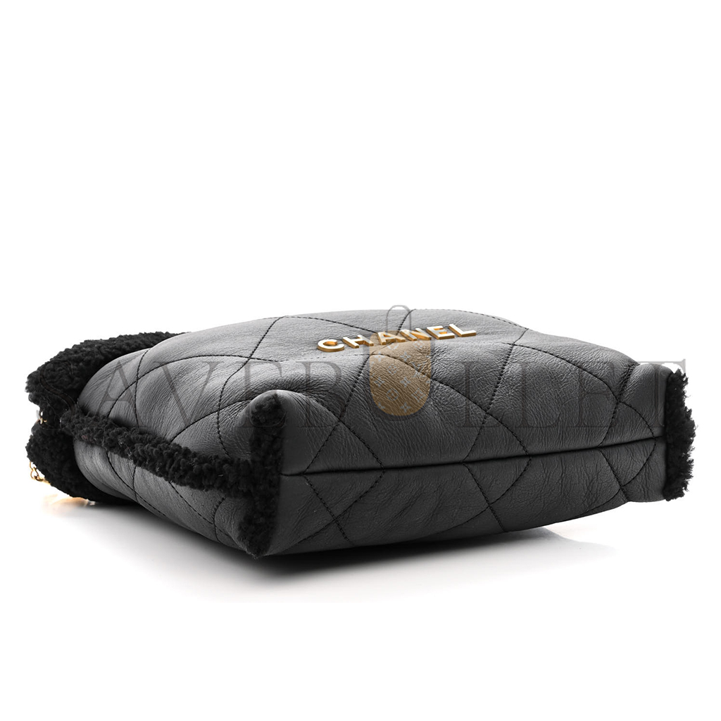 Ch*el master aged lambskin shearling quilted small Ch*el 22 black as3260 (30*30*8cm)